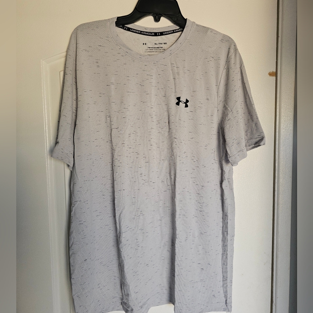 Men's UNDER ARMOUR UA SZ XL SEAMLESS  SHORT SLEEVE SHIRT TOP